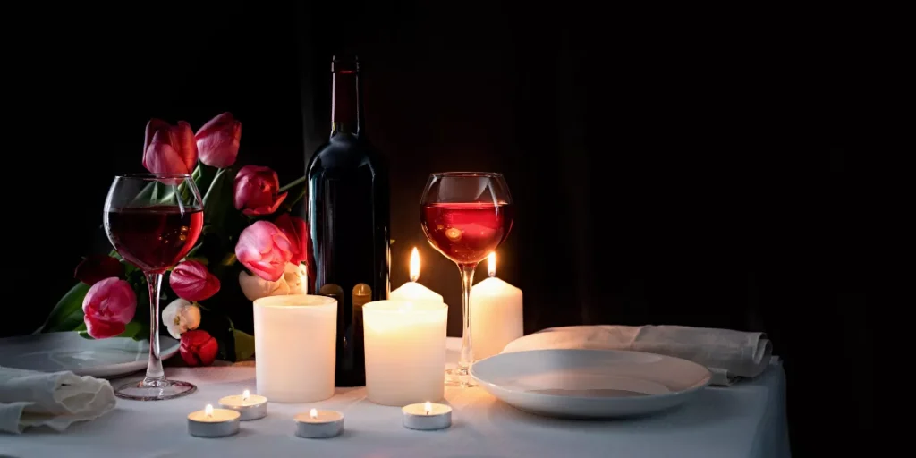 How to Use Candlelight for Cozy Seasonal Home Decor Candlelight In Seasonal Decorations 1024x512.webp