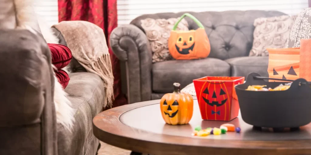 DIY Ideas For Halloween Home Decor 1024x512.webp