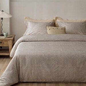 Vintage style paisley duvet cover in warm bohemian bedroom